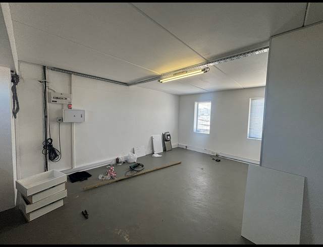 103M² CO-WORKING SPACE TO LET IN FIRGROVE