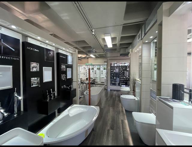 191M² SHOWROOM TO LET IN GARDENS