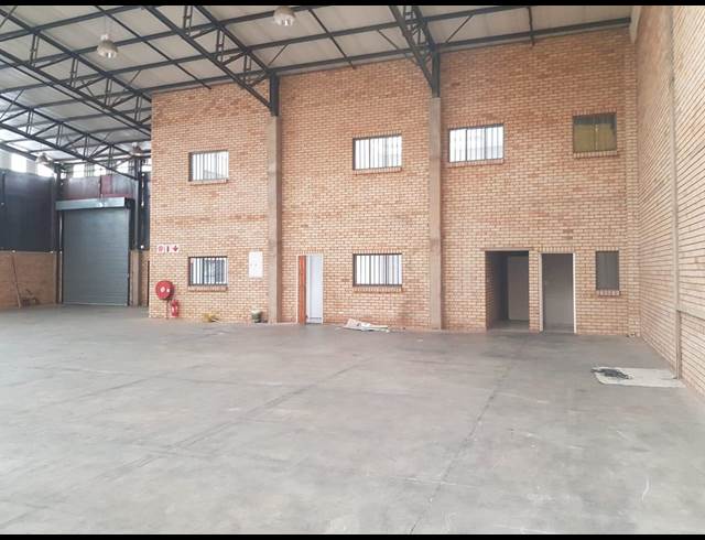 619M² WAREHOUSE RENTED IN AMALGAM