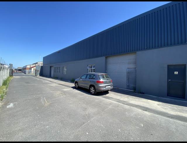 680M² WAREHOUSE TO LET IN EPPING INDUSTRIAL