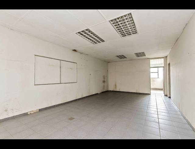 9,946M² WAREHOUSE TO LET IN WYNBERG