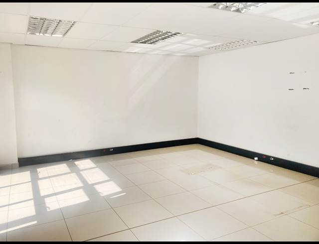 424M² WAREHOUSE TO LET IN KYA SANDS