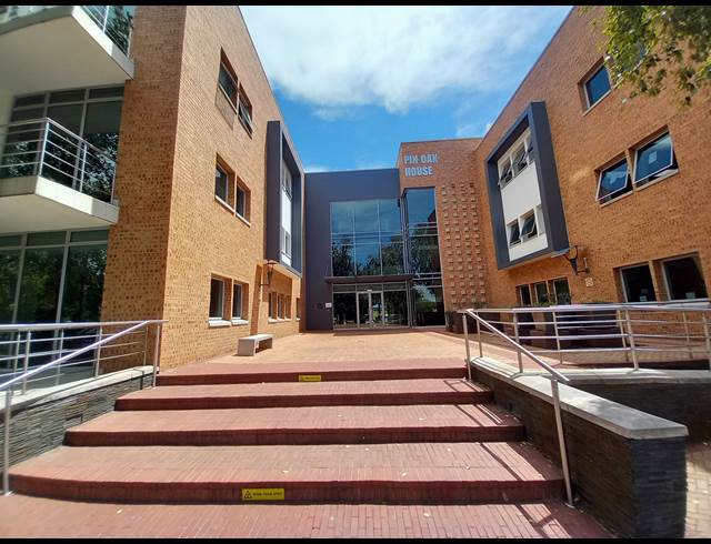 674M² OFFICE TO LET IN BRYANSTON