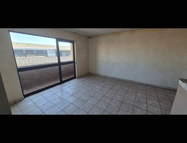 349M² WAREHOUSE TO LET IN ANDERBOLT