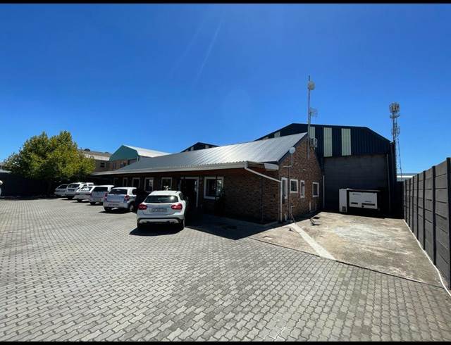 1,443M² WAREHOUSE TO LET IN STIKLAND INDUSTRIAL