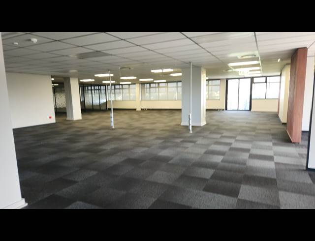 1,679M² OFFICE TO LET IN SOMERSET PARK