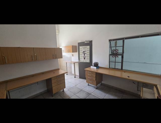 135M² WAREHOUSE TO LET IN NELSPRUIT CENTRAL