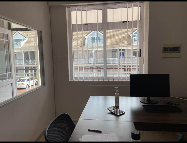50M² OFFICE TO LET IN WESTLAKE