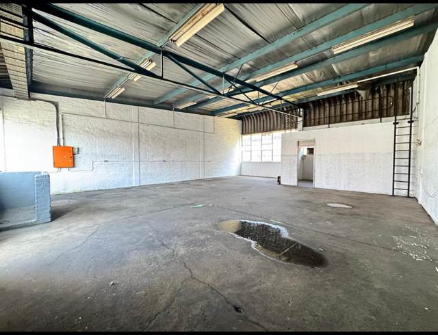 150M² WAREHOUSE TO LET IN PHOENIX INDUSTRIAL