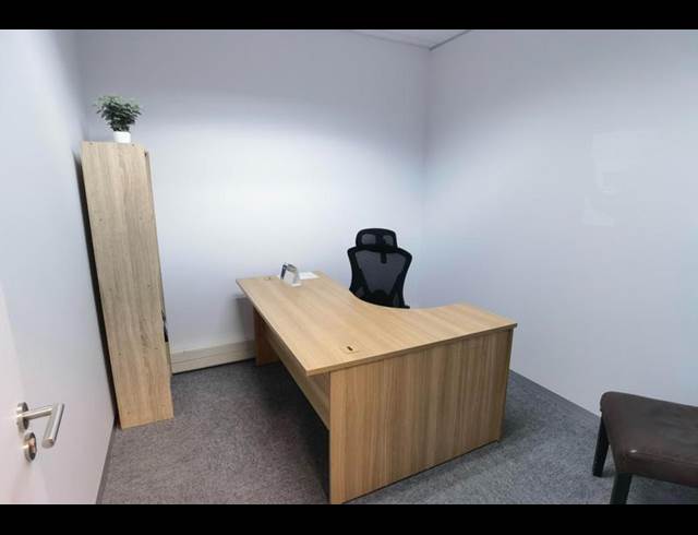 BUSINESS PROPERTY TO RENT IN LYNNWOOD