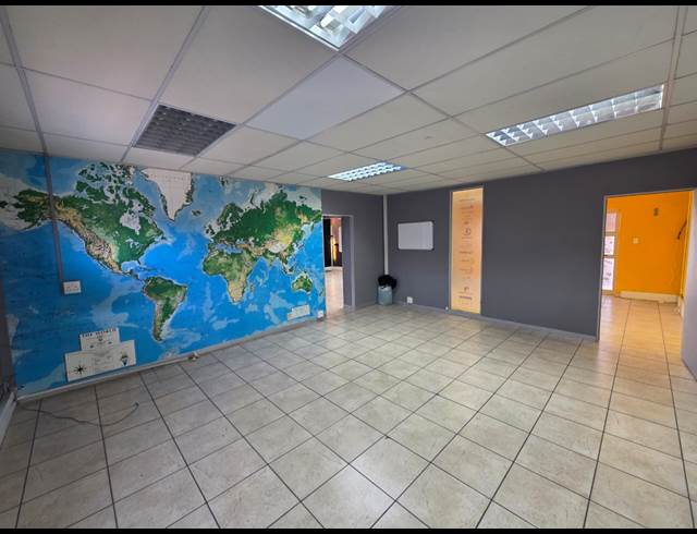 97M² WAREHOUSE TO LET IN MONTANA PARK