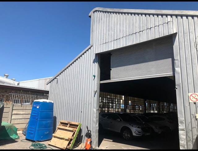 820M² WAREHOUSE TO LET IN SEBENZA