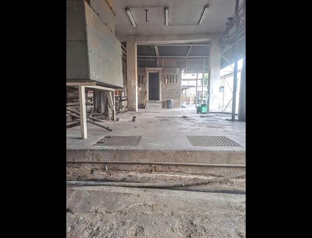 1,100M² WAREHOUSE TO LET IN LONGDALE