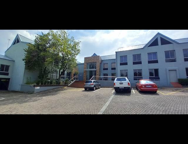 239M² OFFICE TO LET IN WOODMEAD