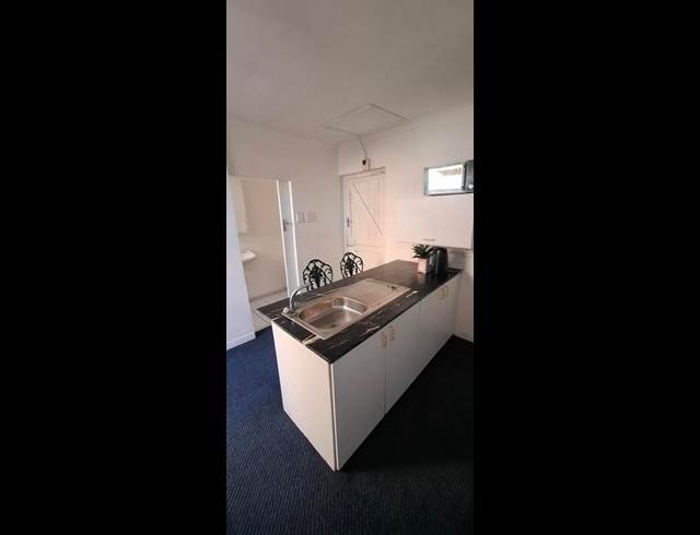 1 BEDROOM PROPERTY TO RENT IN GOODWOOD CENTRAL