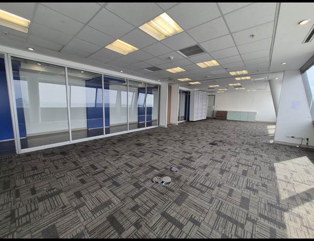 521M² OFFICE TO LET IN SANDHURST