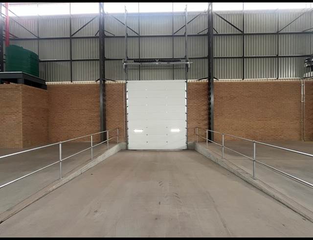 3,107M² WAREHOUSE TO LET IN AIRPORT PARK