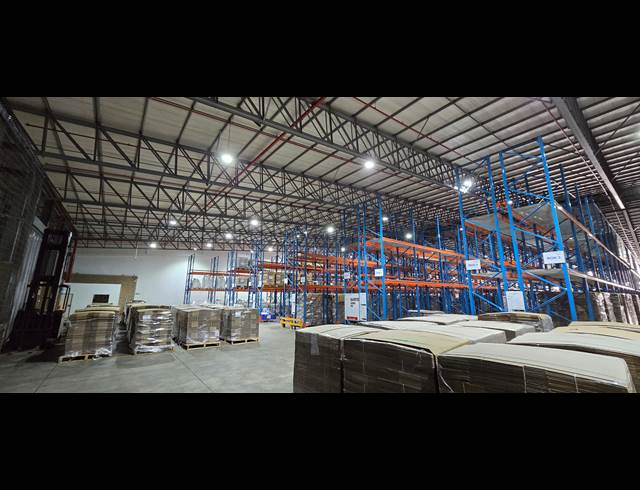 3,800M² WAREHOUSE TO LET IN NORTH RIDING