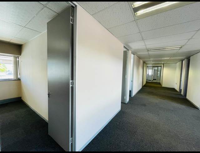 494M² OFFICE TO LET IN RANDJESPARK