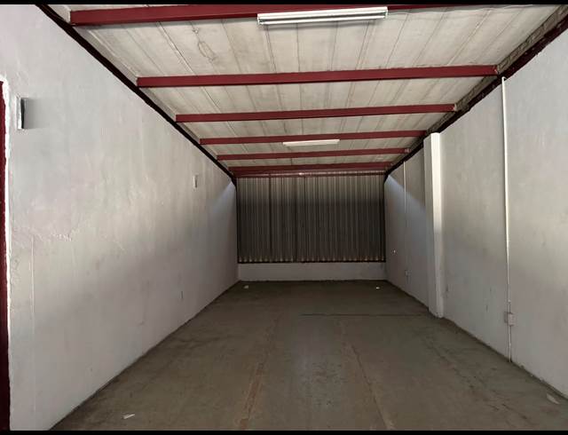 200M² WAREHOUSE TO LET IN CROWN