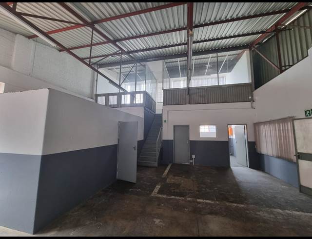 150M² WAREHOUSE TO LET IN STEELEDALE