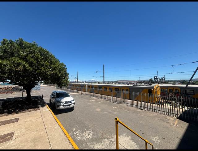 1,900M² WAREHOUSE TO LET IN BRACKENFELL INDUSTRIAL