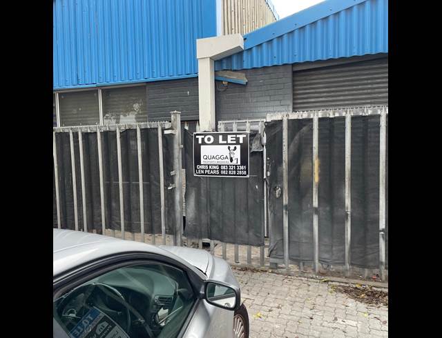 260M² WAREHOUSE RENTED IN WETTON