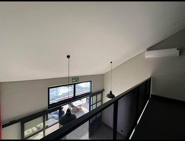 94M² OFFICE TO LET IN ROOIHUISKRAAL NORTH