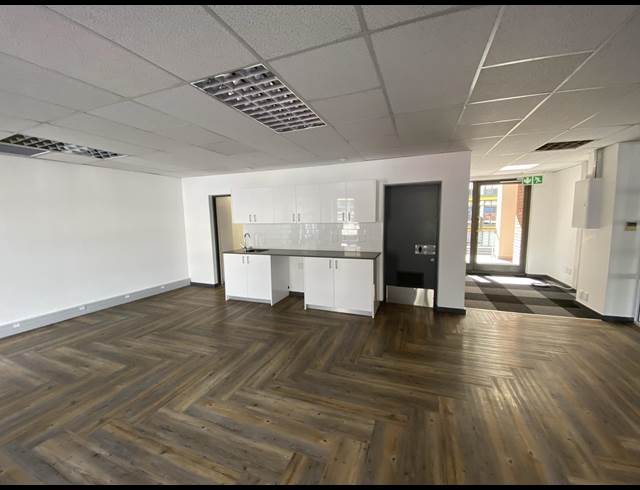425M² OFFICE TO LET IN WOODSTOCK