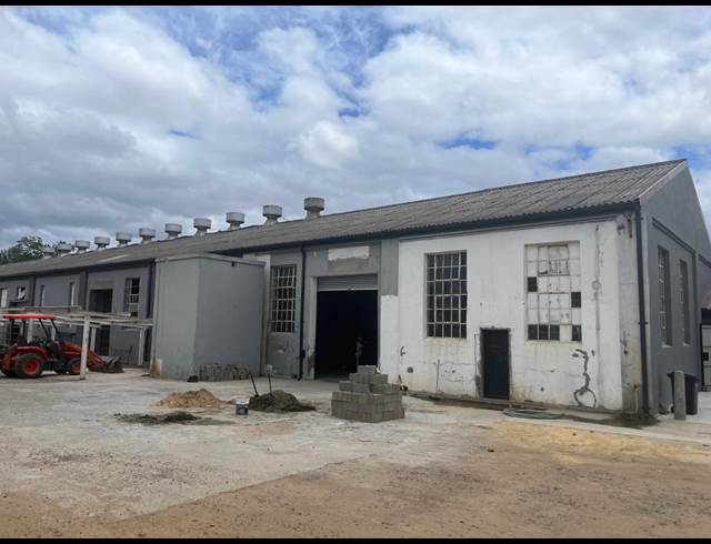 230M² WAREHOUSE TO LET IN WELLINGTON CENTRAL