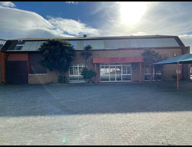 1,000M² WAREHOUSE TO LET IN PAARDEN EILAND