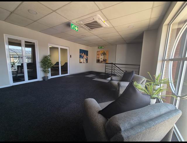 261M² OFFICE TO LET IN HALFWAY HOUSE