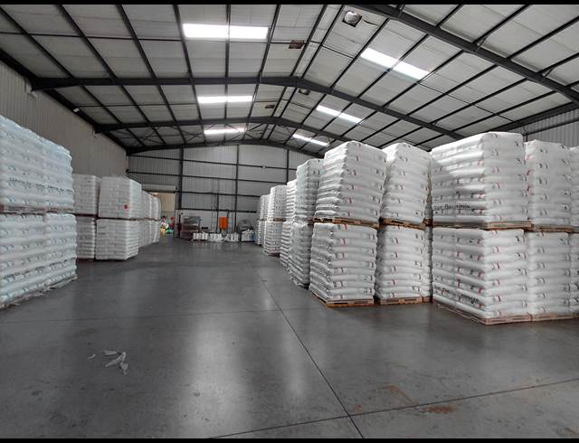 1,050M² WAREHOUSE TO LET IN CLAYVILLE