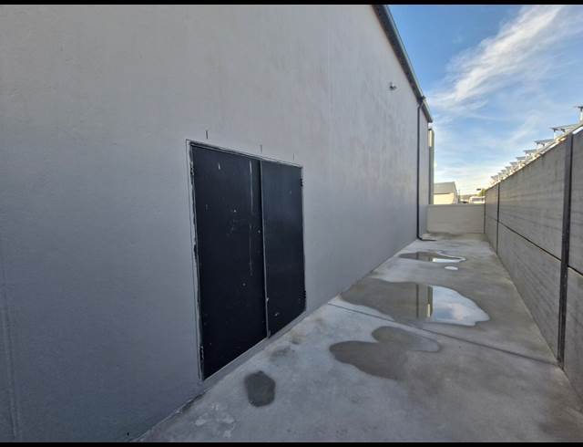 427M² WAREHOUSE TO LET IN STIKLAND INDUSTRIAL