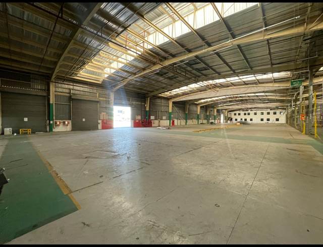 11,925M² WAREHOUSE TO LET IN HALFWAY HOUSE