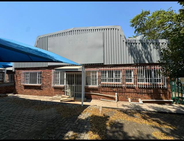 775M² WAREHOUSE TO LET IN ROBERTVILLE