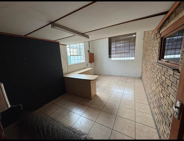 352M² WAREHOUSE TO LET IN BOOYSENS RESERVE