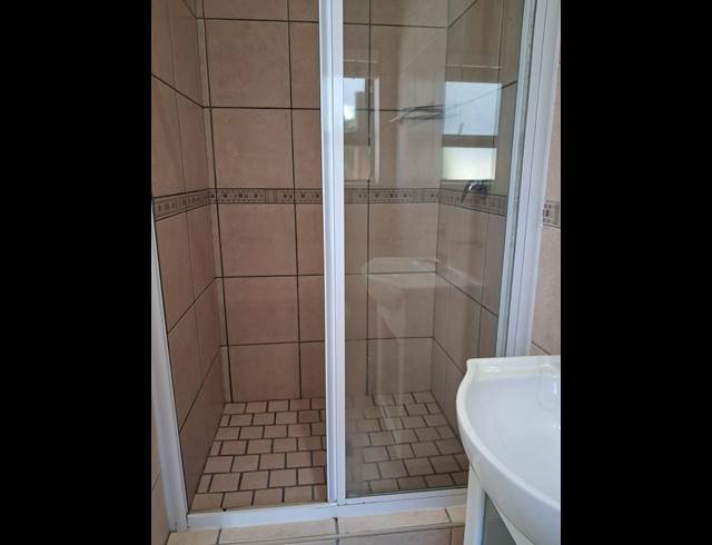 1 BEDROOM STUDIO APARTMENT TO LET IN HEUNINGKLOOF