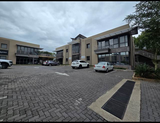 96M² OFFICE TO LET IN BRYANSTON