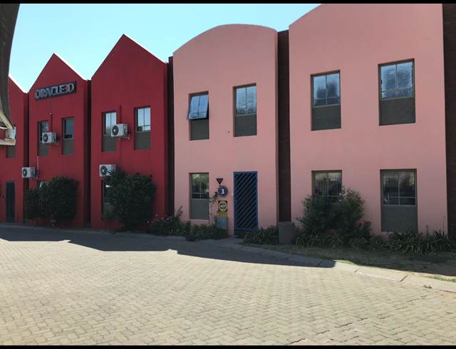 500M² WAREHOUSE TO LET IN STRIJDOMPARK