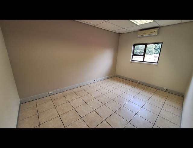 88.20M² OFFICE TO LET IN SONHEUWEL