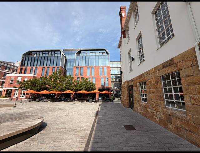 270M² OFFICE TO LET IN GARDENS