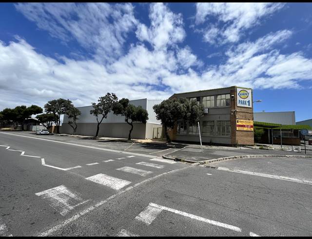 1,180M² WAREHOUSE TO LET IN EPPING INDUSTRIAL