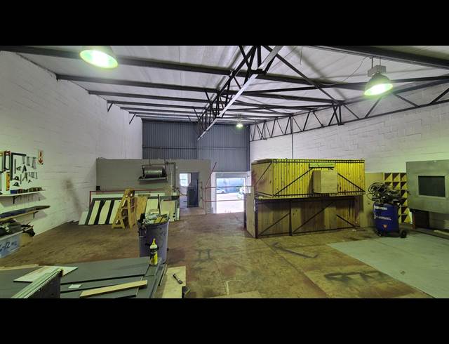 254M² WAREHOUSE TO LET IN CAPRICORN