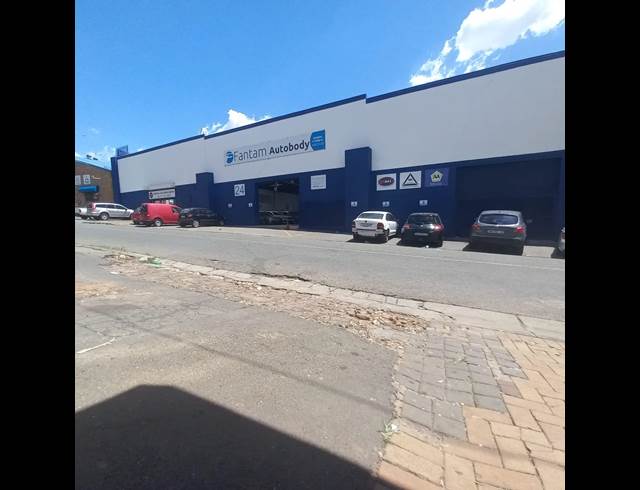 1,200M² WAREHOUSE TO LET IN CITY WEST