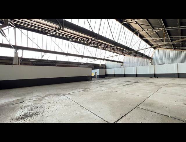 2,800M² WAREHOUSE TO LET IN TROJAN