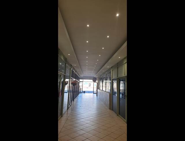 50M² BUILDING TO LET IN BRACKENHURST