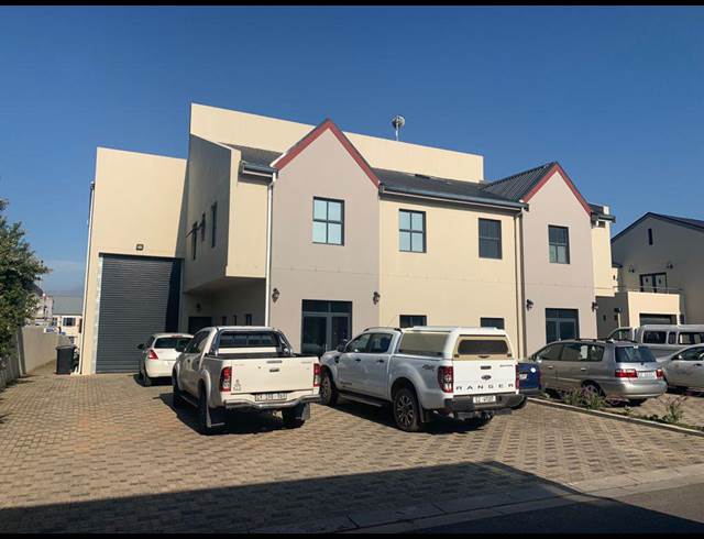 325M² WAREHOUSE TO LET IN PAARL CENTRAL