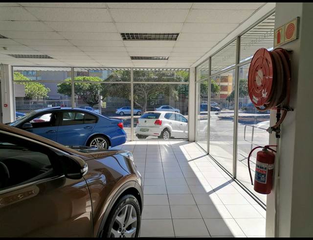 405M² SHOWROOM TO LET IN PAROW EAST