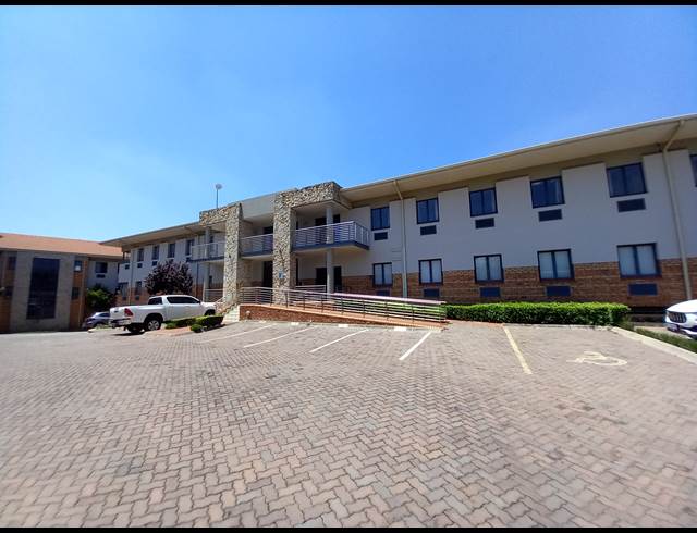 279M² OFFICE TO LET IN BRYANSTON